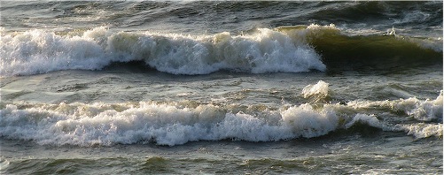 Waves roll in on Lake Malawi